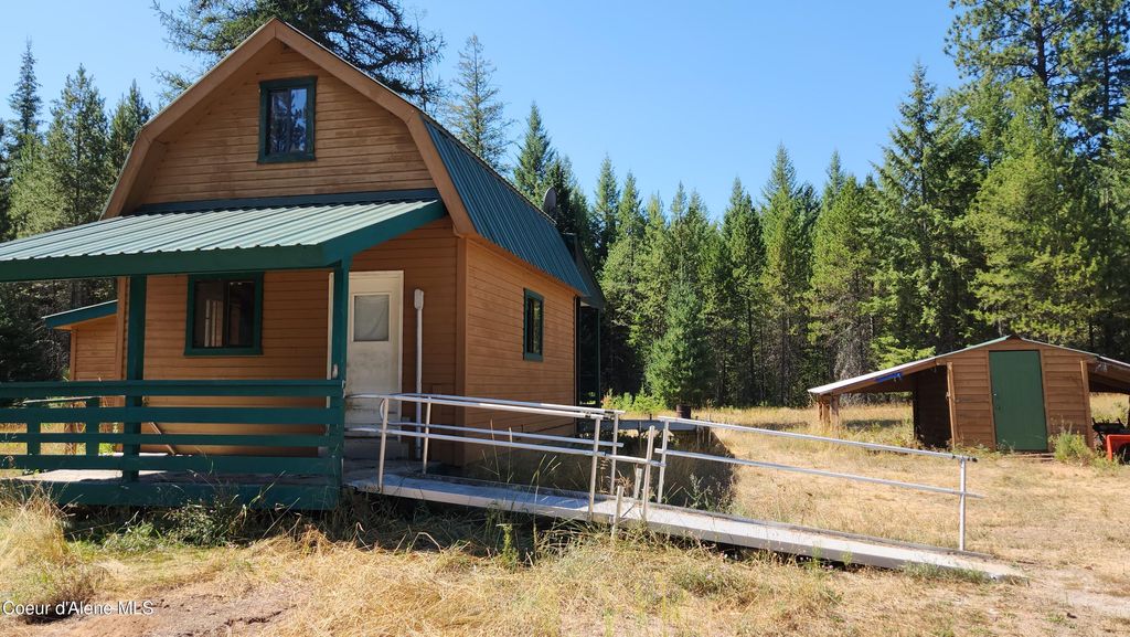 Photo of 404 Hopkins Rd, Sandpoint, ID 83864 (MLS # 25-8578)