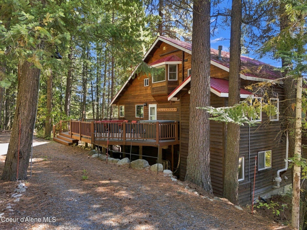 Photo of 1013 Mountain View View, Sandpoint, ID 83864 (MLS # 26-9882)