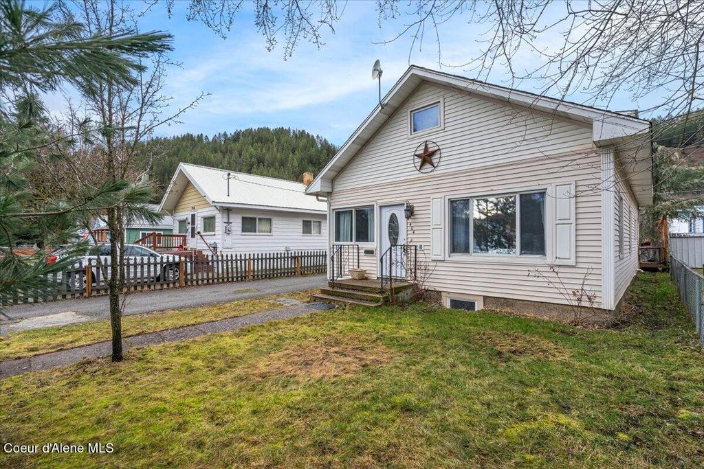 Photo of 404 Mullan Ave, Kellogg, ID 83837 (MLS # 25-3325)