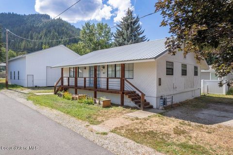 Homes For Sale - 807 Garden Ave<br/> Osburn, ID 83849