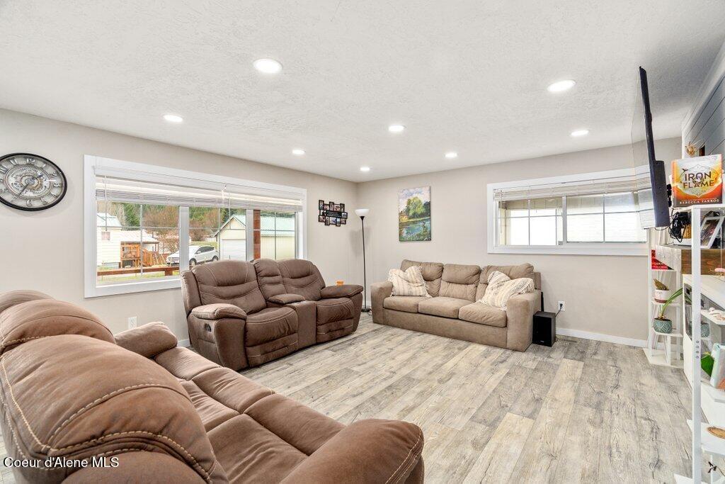 807 E Garden Ave, Osburn, Alaska image 15