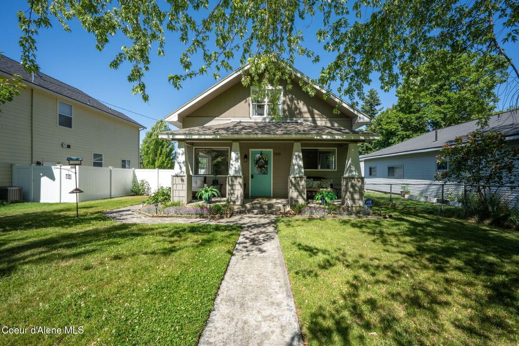 Photo of 1215 A, Coeur dAlene, ID 83814 (MLS # 25-9507)