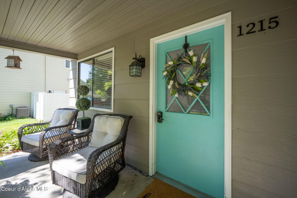 Photo of 1215 A, Coeur dAlene, ID 83814 (MLS # 25-9507)