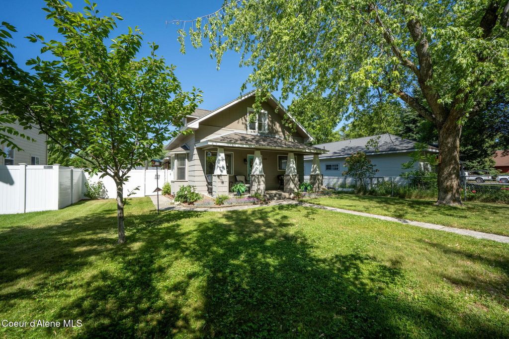 Photo of 1215 A, Coeur dAlene, ID 83814 (MLS # 25-9507)