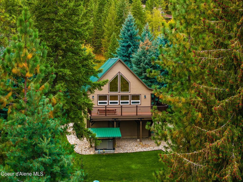 Photo of 133 Gold Hill Hill, Sagle, ID 83860 (MLS # 25-10206)