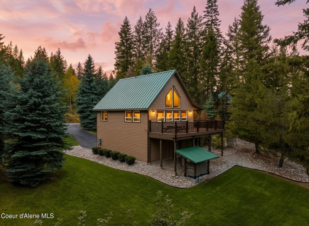 Photo of 133 Gold Hill Hill, Sagle, ID 83860 (MLS # 25-10206)