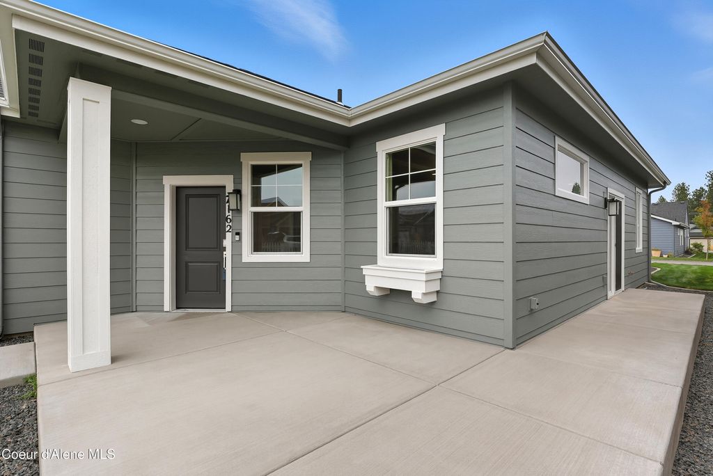 Photo of 7162 BELLAC Ln, Coeur dAlene, ID 83815 (MLS # 25-9937)