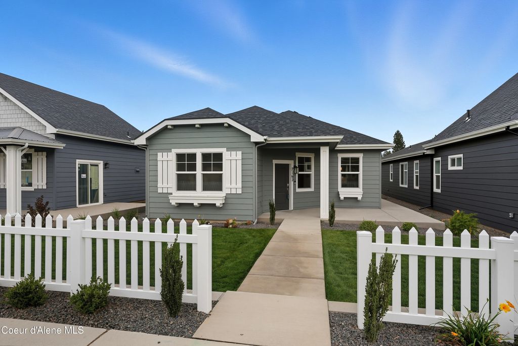 Photo of 7162 BELLAC Ln, Coeur dAlene, ID 83815 (MLS # 25-9937)