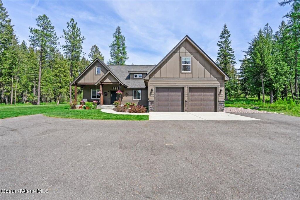 Photo of 5055 Whipsaw Ln, Rathdrum, ID 83858 (MLS # 26-4793)