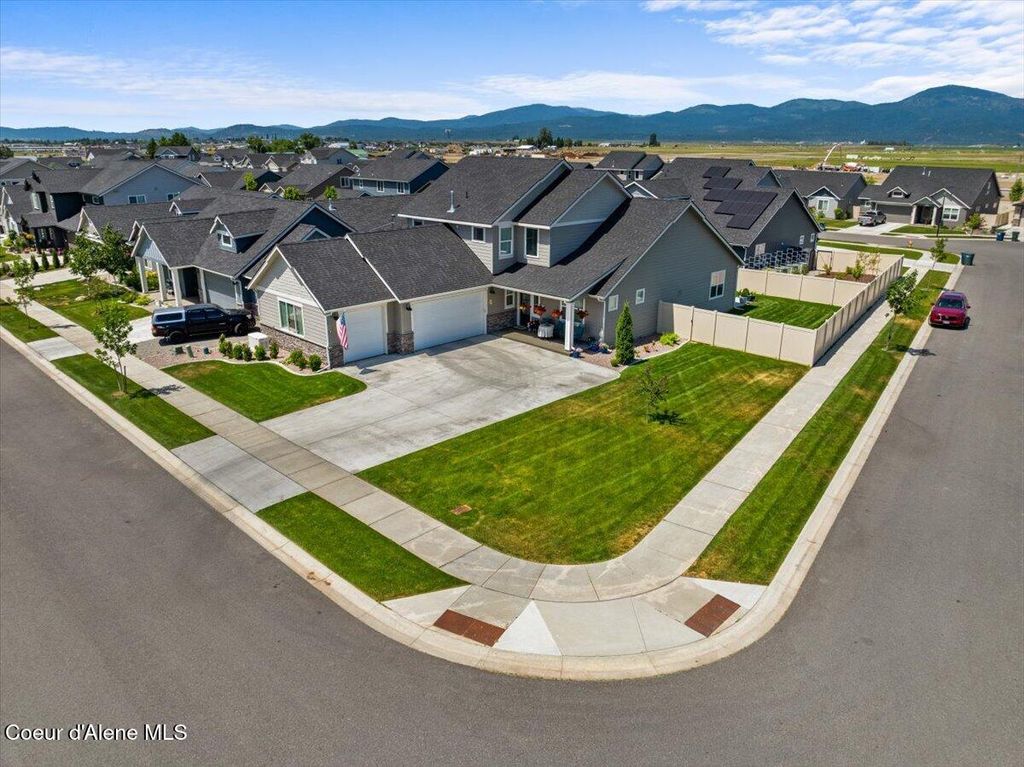 Photo of 4643 Corsac Fox Ave, Post Falls, ID 83854 (MLS # 26-7615)
