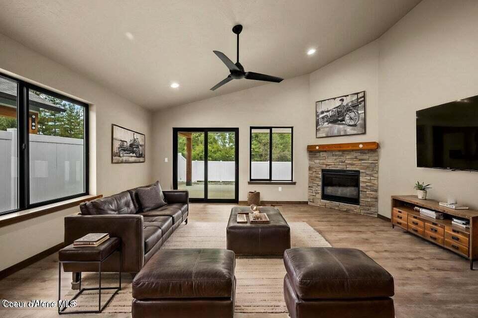 Photo of 1181 Jersey St, Sandpoint, ID 83864 (MLS # 26-10369)