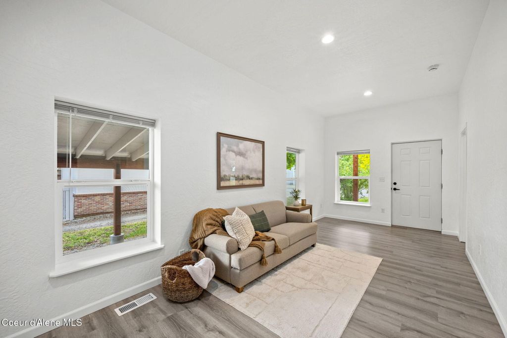 Photo of 214 Gold Ave, Kellogg, ID 83837 (MLS # 26-5541)