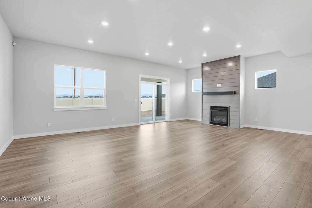 Photo of 7065 Coeur Terre Blvd, Coeur dAlene, ID 83815 (MLS # 26-1109)