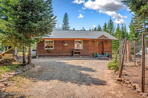 Photo of 388 Trillium Ln, Moyie Springs, ID 83845 (MLS # 26-7983)