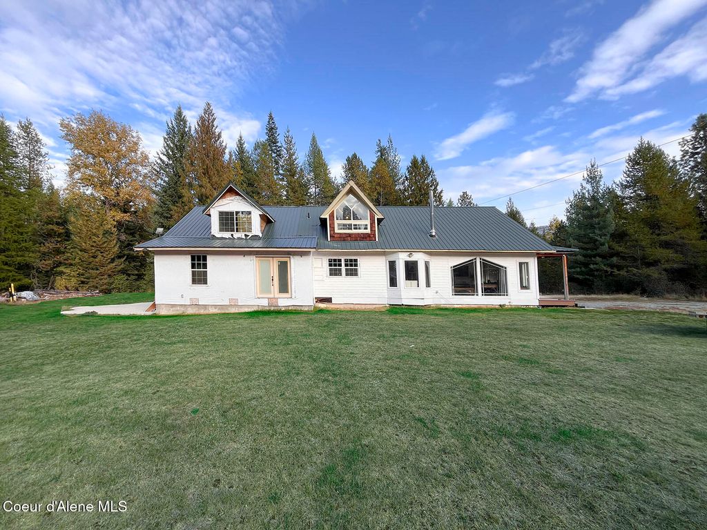 Photo of 128 Westley Lane Lane, Priest River, ID 83856 (MLS # 25-10355)