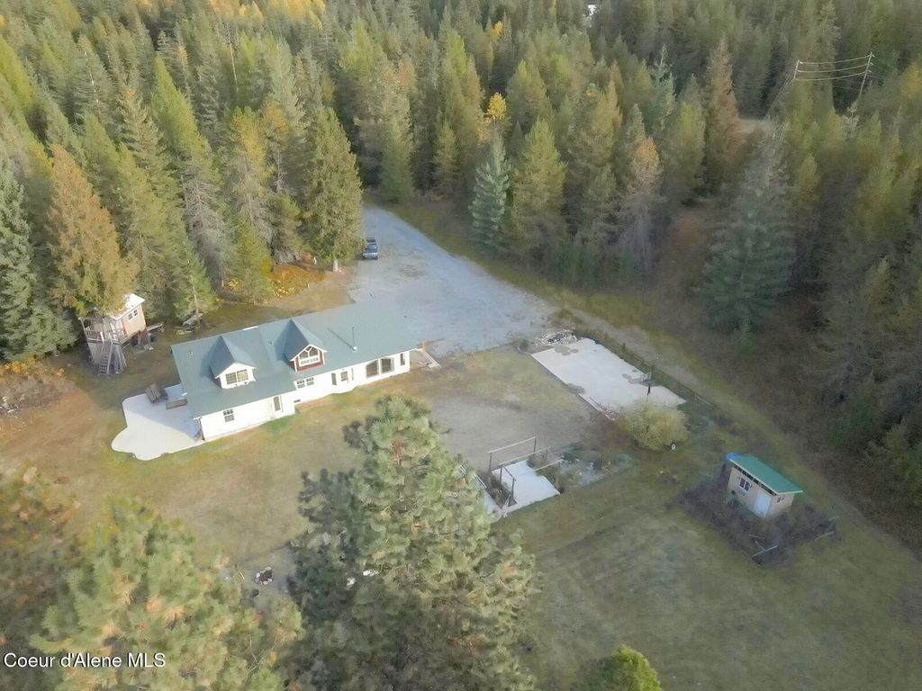 Photo of 128 Westley Lane Lane, Priest River, ID 83856 (MLS # 25-10355)