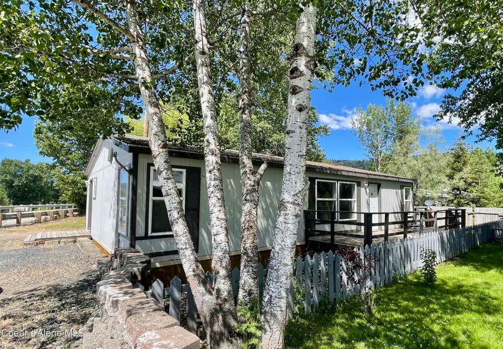 Photo of 613 Riverdale Dr, St. Maries, ID 83861 (MLS # 26-6114)