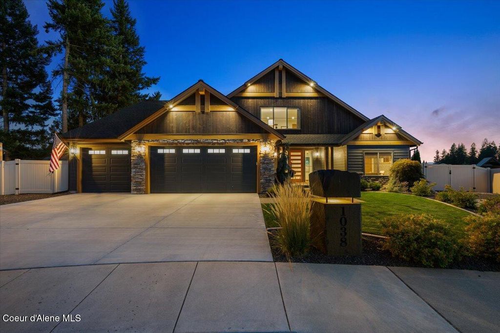 Photo of 1038 Gravelstone Ct, Hayden, ID 83835 (MLS # 25-10108)