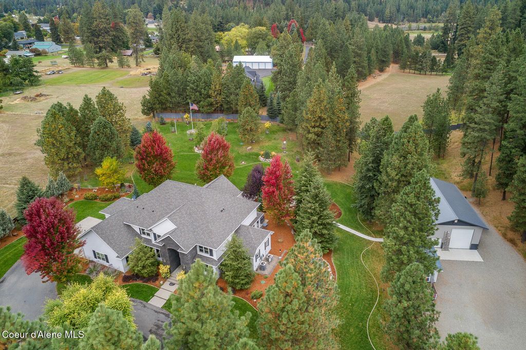 Photo of 2177 TOTTEN Ln, Dalton Gardens, ID 83815 (MLS # 25-9034)