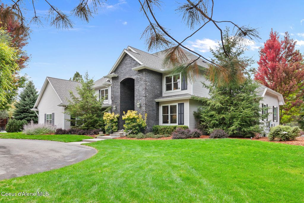 Photo of 2177 TOTTEN Ln, Dalton Gardens, ID 83815 (MLS # 25-9034)