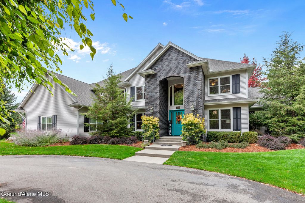 Photo of 2177 TOTTEN Ln, Dalton Gardens, ID 83815 (MLS # 25-9034)