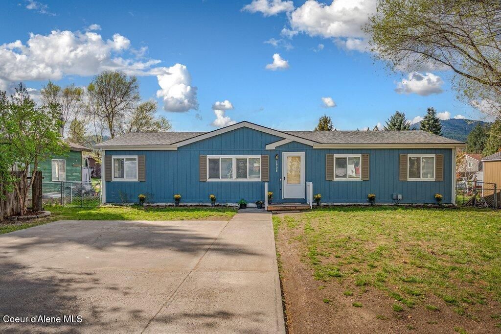 Photo of 1908 Strand Ave, Post Falls, ID 83854 (MLS # 26-4180)