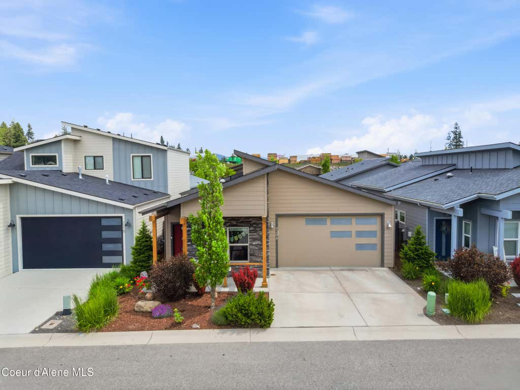 Photo of 3304 Rosalia Rd, Coeur dAlene, ID 83814 (MLS # 26-5737)