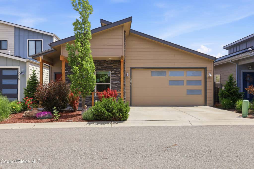Photo of 3304 Rosalia Rd, Coeur dAlene, ID 83814 (MLS # 26-5737)