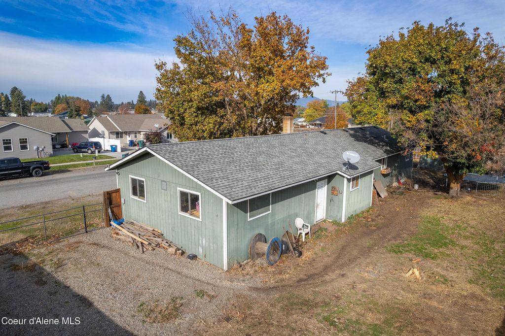 Photo of 1164 Syringa St, Post Falls, ID 83854 (MLS # 25-10571)