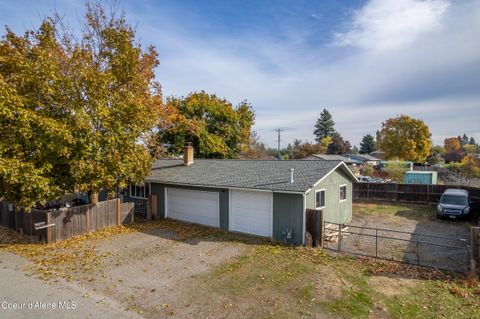 Photo of 1164 Syringa St, Post Falls, ID 83854 (MLS # 25-10571)