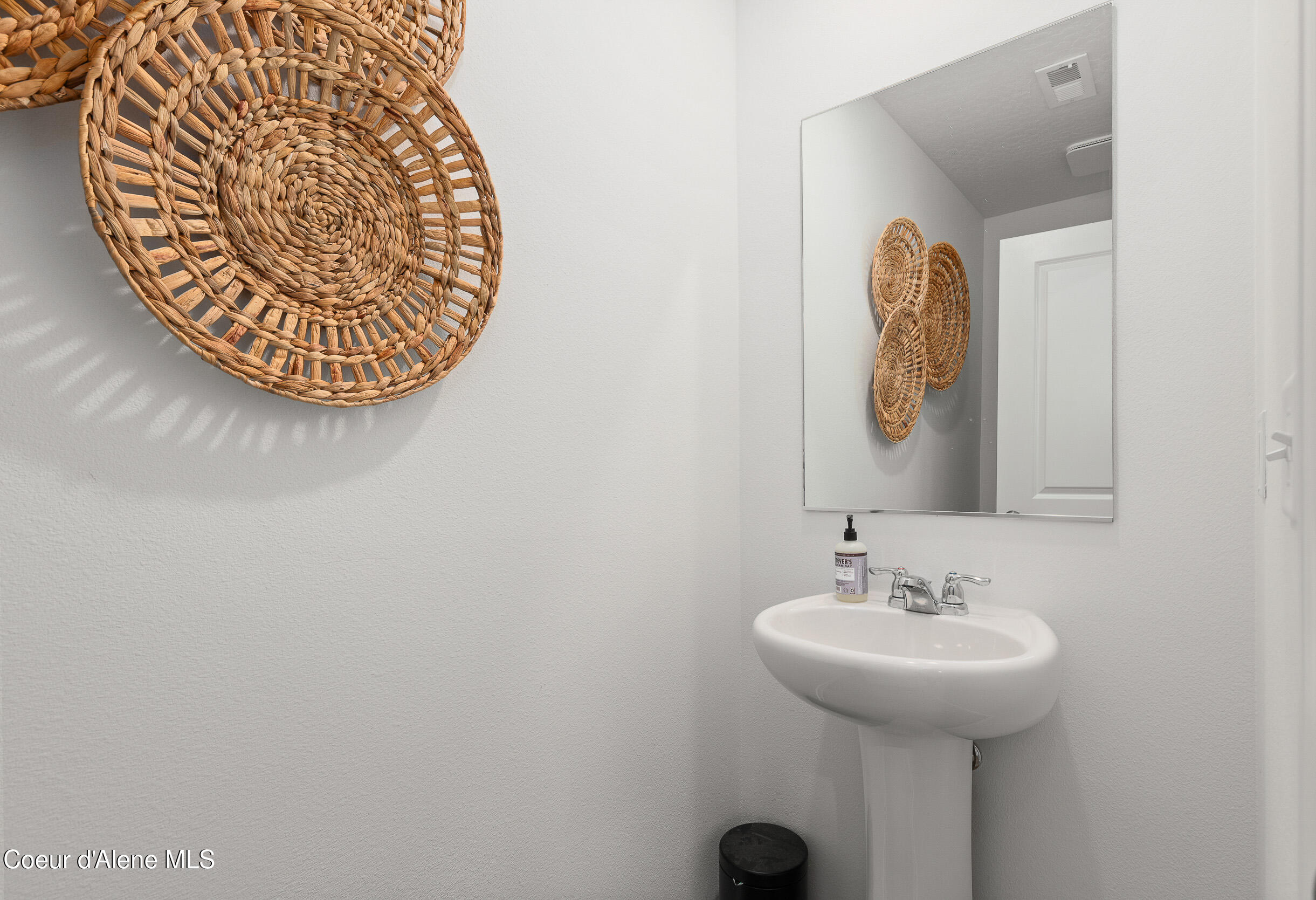 1488 N Luna St, Post Falls, Idaho image 9