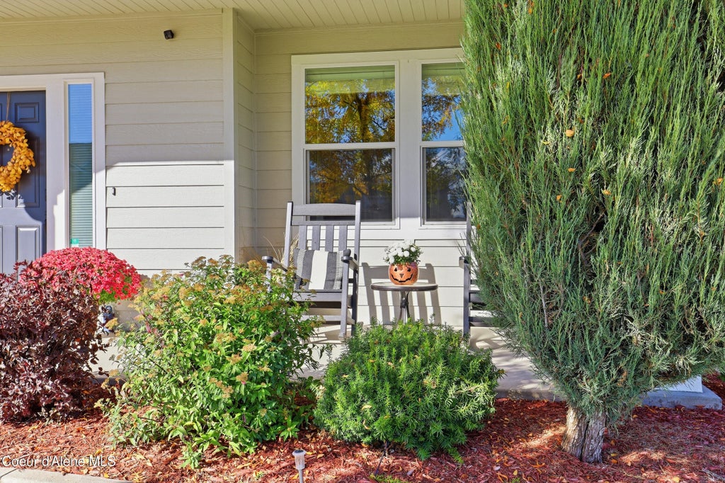 Photo of 6093 Trestle St, Rathdrum, ID 83858 (MLS # 26-9950)