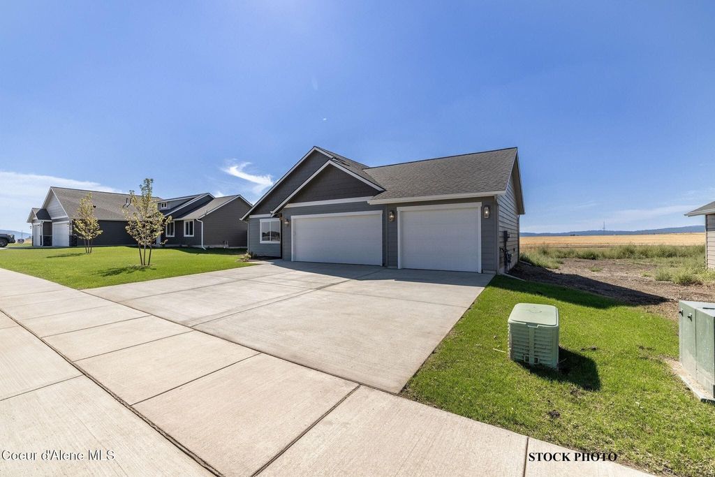 Photo of 302 Durango, Priest River, ID 83856 (MLS # 26-3307)