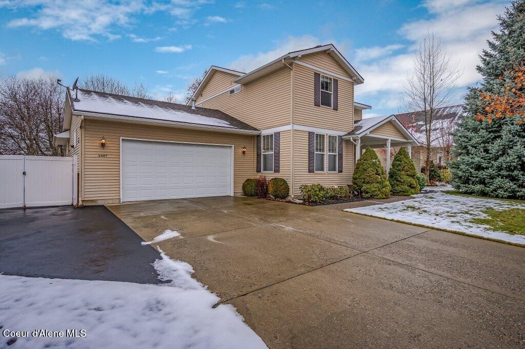 Photo of 4407 Lennox Loop, Coeur dAlene, ID 83815 (MLS # 25-11431)