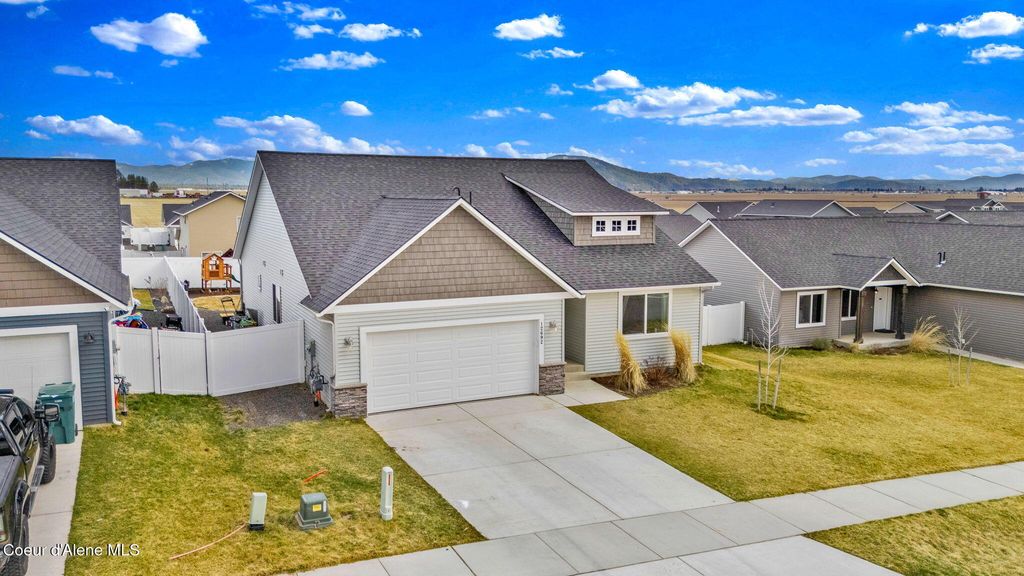 Photo of 12692 Lattner St, Rathdrum, ID 83858 (MLS # 26-1986)