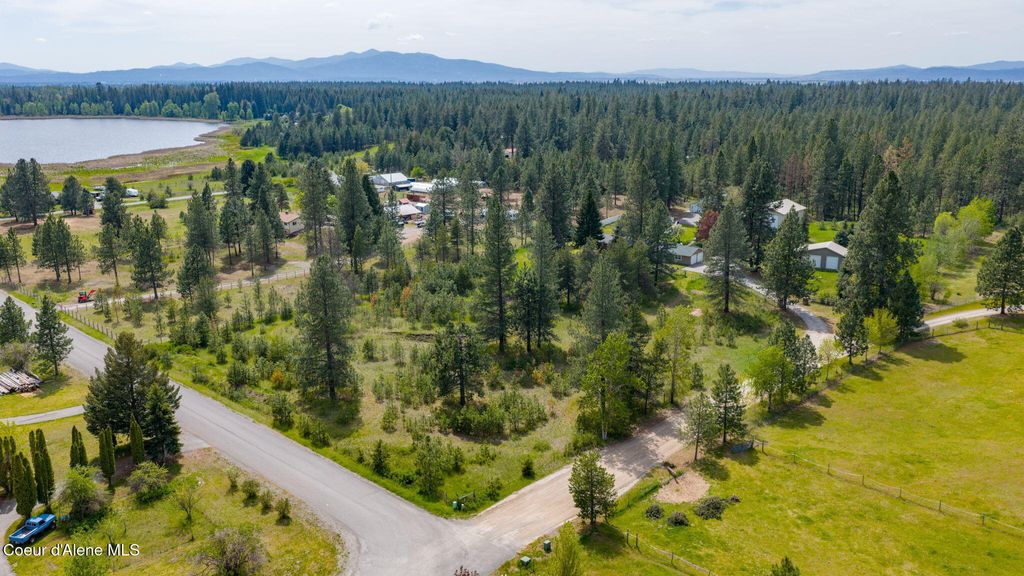Photo of 2087 Glacier RD, Hayden, ID 83835 (MLS # 26-5048)