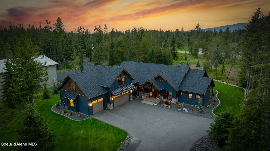 Photo of 1230 AMULET Cir, Rathdrum, ID 83858 (MLS # 25-10258)