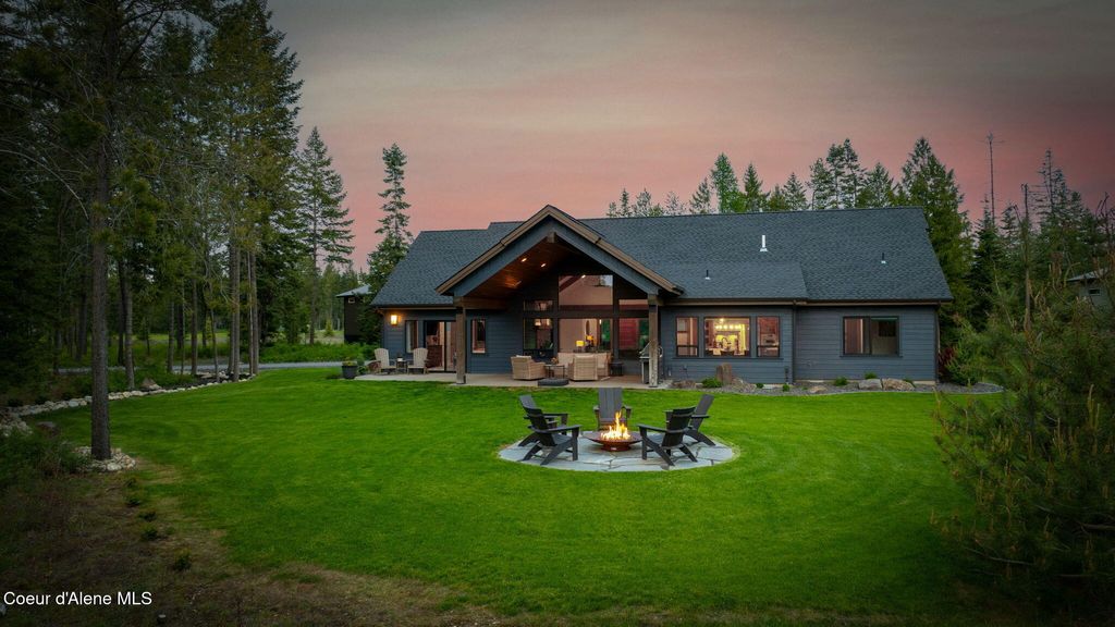 Photo of 1230 AMULET Cir, Rathdrum, ID 83858 (MLS # 25-10258)