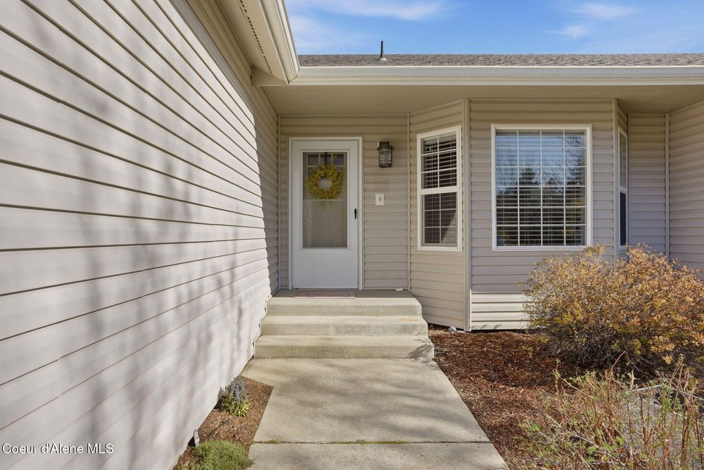 Photo of 2143 Greenleaf Ln, Coeur dAlene, ID 83815 (MLS # 26-4077)