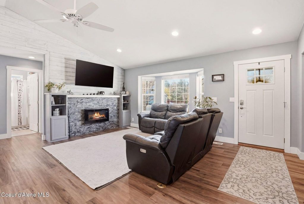 Photo of 2143 Greenleaf Ln, Coeur dAlene, ID 83815 (MLS # 26-4077)