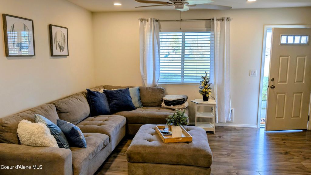 Photo of 1627 ZOEY Ct, Post Falls, ID 83854 (MLS # 25-11392)