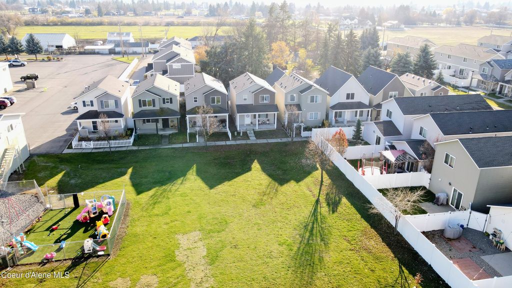 Photo of 1627 ZOEY Ct, Post Falls, ID 83854 (MLS # 25-11392)