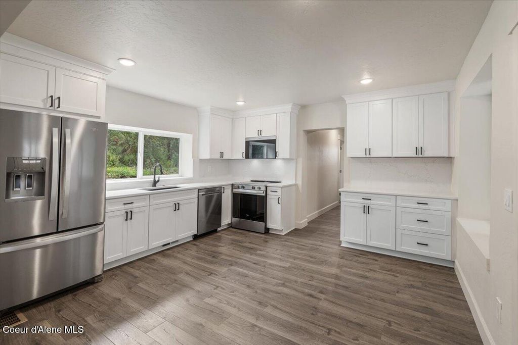 Photo of 326 Park Ave, Mullan, ID 83846 (MLS # 26-3436)