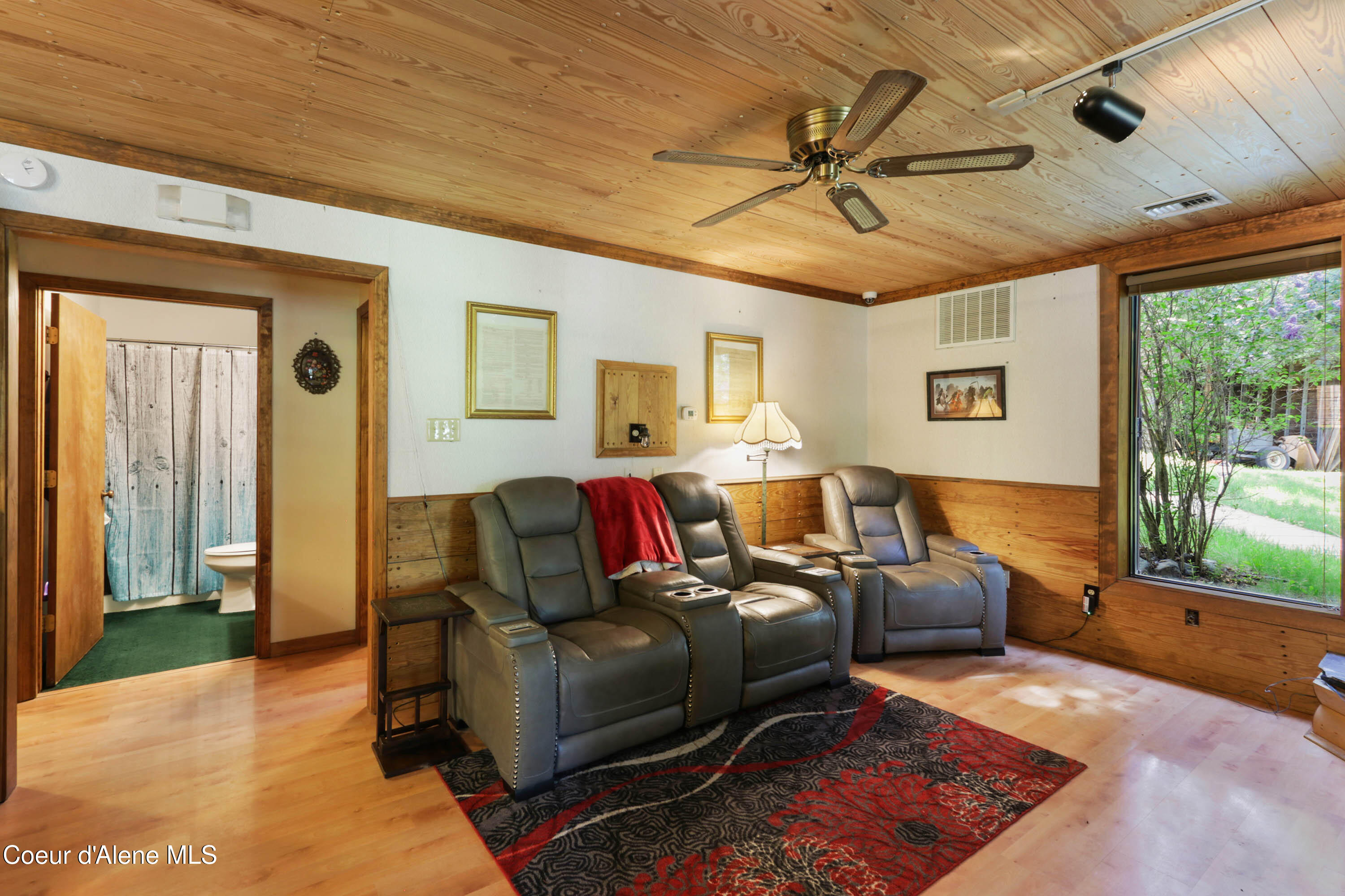 2864 Blacktail Rd, Cocolalla, Alaska image 11