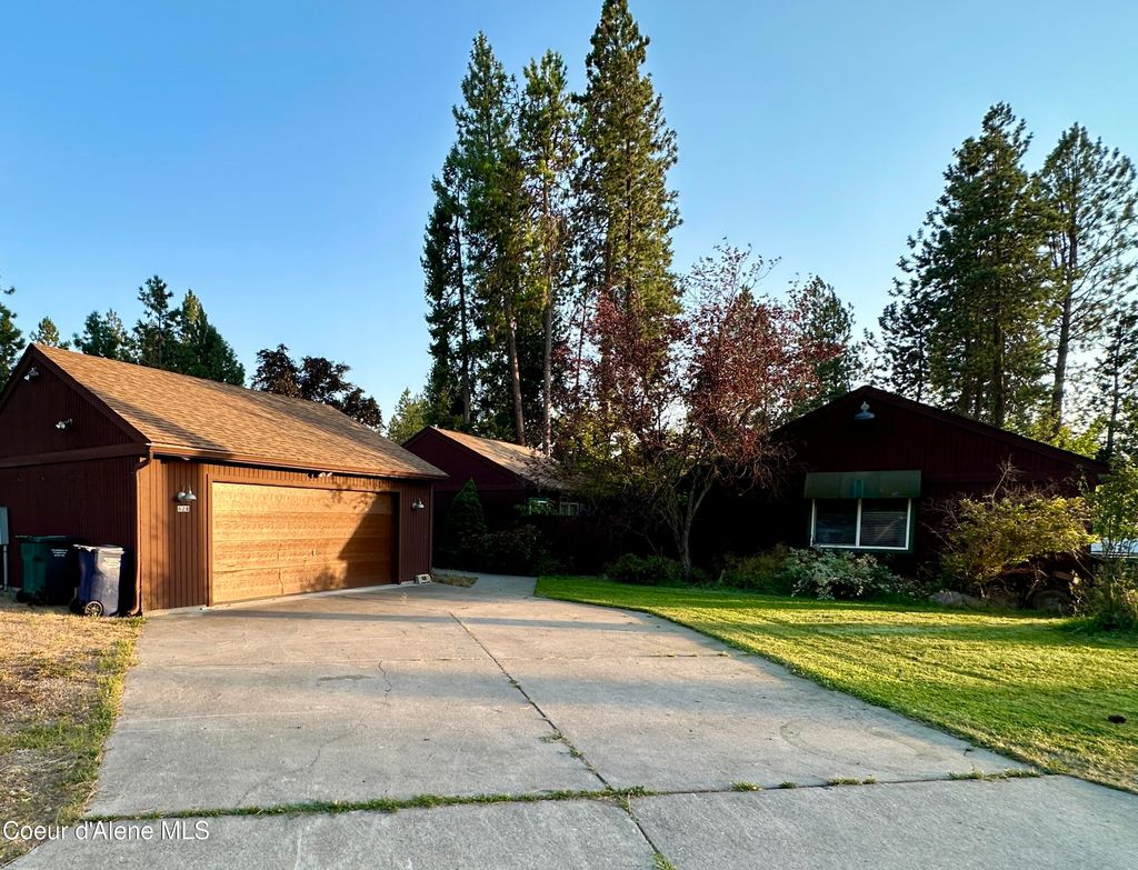 Photo of 628 TIMBER Ln, Coeur dAlene, ID 83815 (MLS # 25-7224)