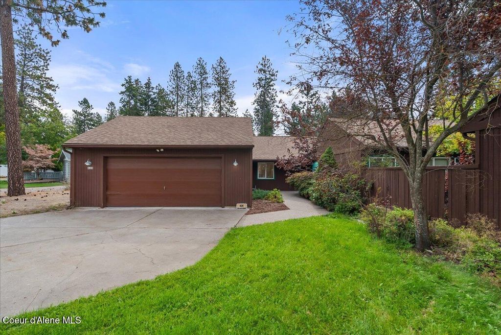 Photo of 628 TIMBER Ln, Coeur dAlene, ID 83815 (MLS # 25-7224)