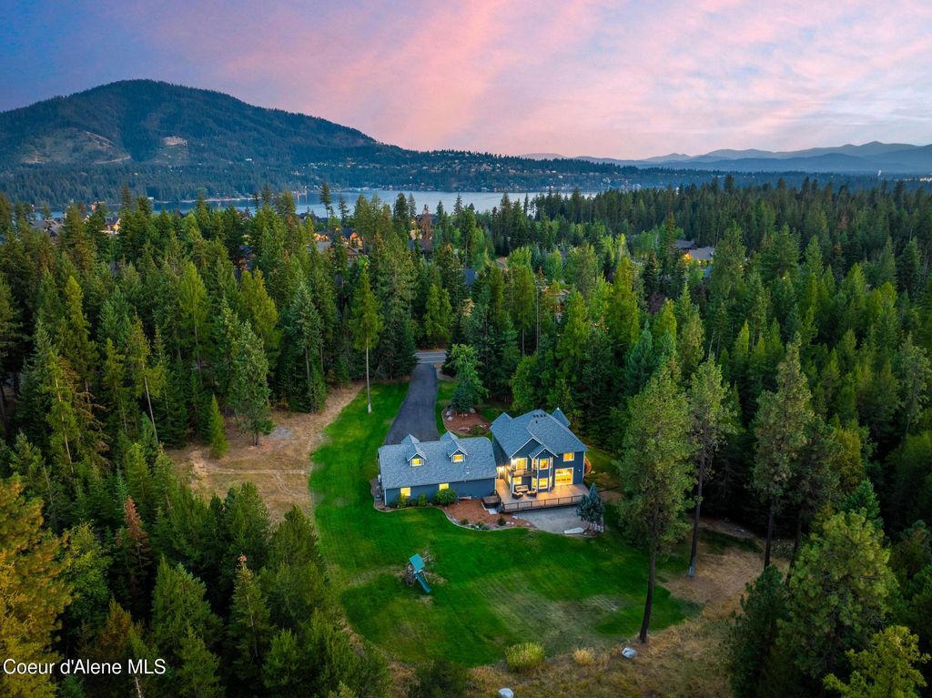 Photo of 3825 ENGLISH POINT Point, Hayden, ID 83835 (MLS # 25-9435)