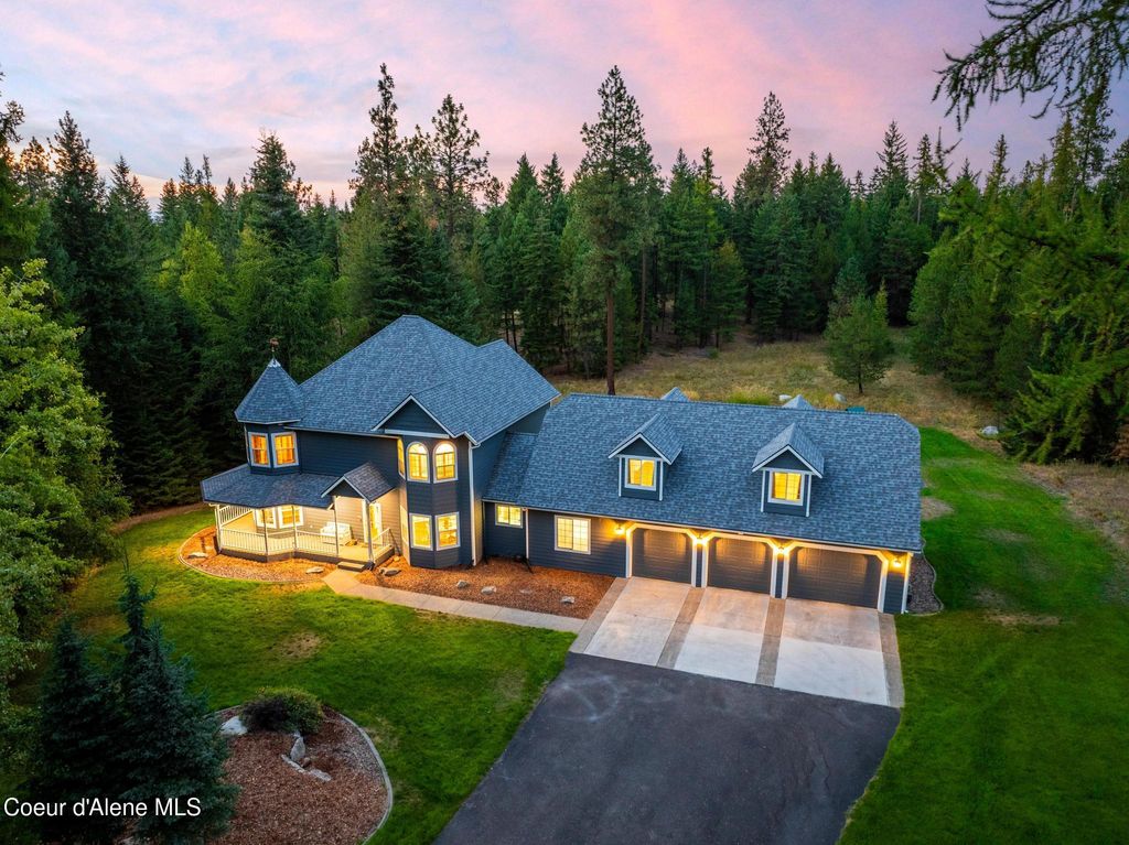 Photo of 3825 ENGLISH POINT Point, Hayden, ID 83835 (MLS # 25-9435)