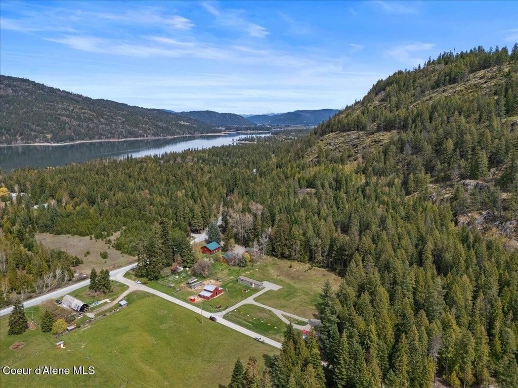 Photo of 69 Turner Dr, Priest River, ID 83856 (MLS # 26-3834)