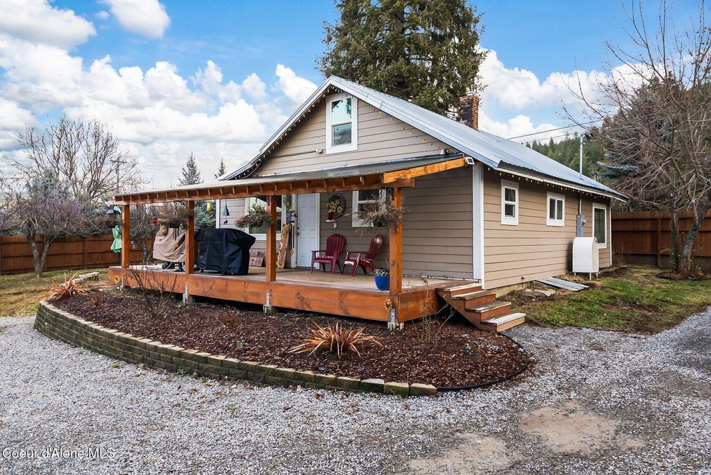 Photo of 5898 Main St, Bonners Ferry, ID 83805 (MLS # 26-538)